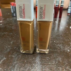 Maybelline SuperStay 24H Foundation in 320 Honey